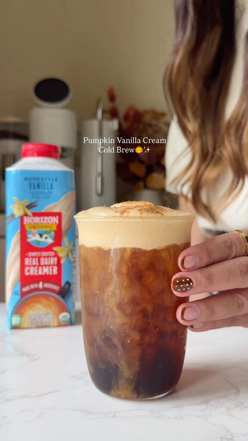 #ad (Early) pumpkin season is here! This cold brew topped with a creamy homemade Pumpkin Vanilla Cold Foam made with @horizonorganic Homestyle Vanilla Creamer is cozy, sweet, and the perfect little taste of (early) fall. 🍂✨

Pumpkin Vanilla Cream Cold Brew Recipe:
Ingredients:

Cold brew coffee
Ice

Pumpkin Vanilla Cream Cold Foam:

1 tbsp pumpkin purée
A pinch of pumpkin spice
3 tbsp @horizonorganic Vanilla Creamer
2 tbsp heavy cream

Directions:

Add cold brew and ice to a glass.
For the cold foam, combine pumpkin purée, pumpkin spice, vanilla creamer, and heavy cream.
Mix until thick and creamy.
Top your cold brew with the pumpkin vanilla cream foam.
Finish with a sprinkle of pumpkin spice.

Enjoy! 🎃☕️🤎