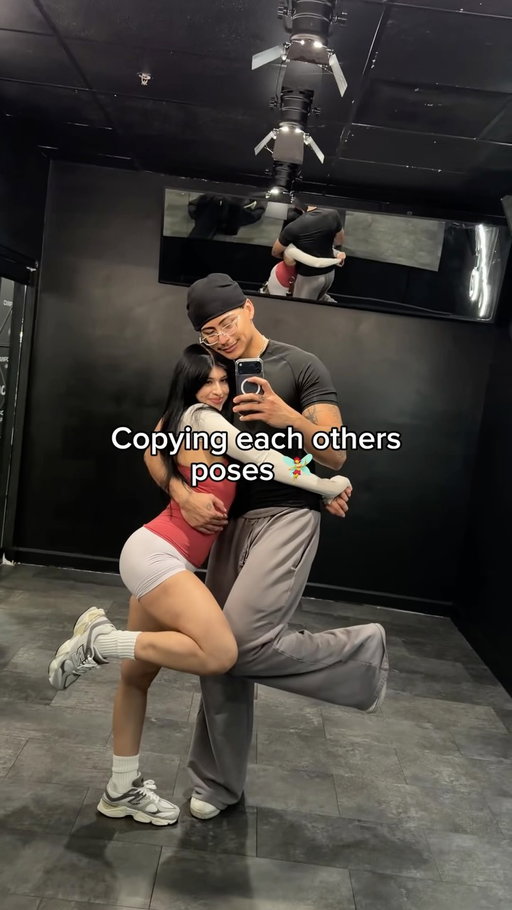 Who did it best? 🤭
.
.
@cvmpound @dfyne.official @dfyne.hq 
#explore #couple #gymcouple #posing #fitness