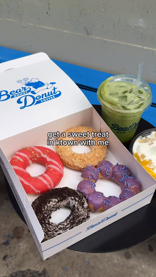 all the sweet treats you could want at @beardonutinc 🐻🍩

love the combo of flavors and textures in their froyo sundaes, which also don’t have a super long line like other froyo shops this summer! Particularly loved the tang from the grapefruit contrasted with the sweet froyo! And of course can’t miss their donuts and matcha 🍵 

🐻 Bear Donut
📍40 W 31st St, New York, NY 10001

#nycfood #nycfoodie #nyceeeeeats #eatingnyc #matchalatte