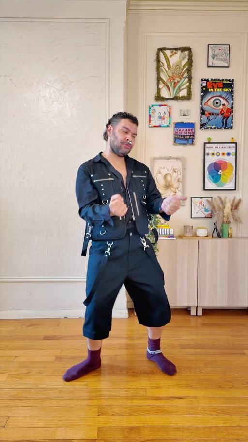 normally i don’t wear this much hardware but i think it looks good with this all black outfit 

i finally got the matching pants to this vest and i couldn’t be any happier about completing the set

do you like this all black outfit?

vest @givenchy 
button up shirt @commedesgarconsnewyork 
pants @givenchy 
accessories @grainsdeverre @studiocult.co @loewe 
epi leather noé @louisvuitton 
beret @asos 
loafers @marcnolanofficial 

#blackoutfit #fashion #style #outfits