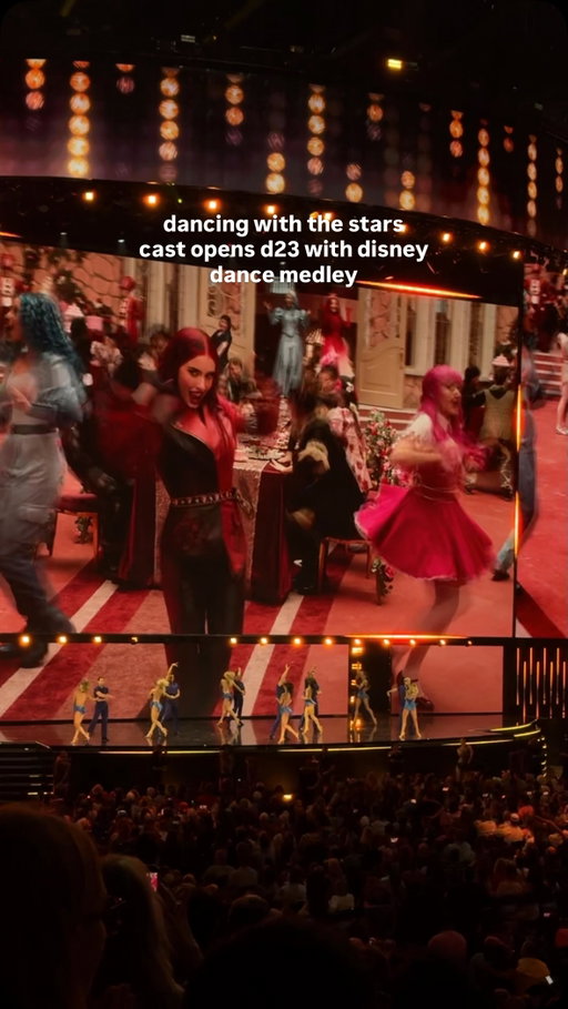 dancing with the star cast opens the entertainment showcase at #d23 with a Disney dance routine 

 #disneynews #movienews @disney23 @disneystudioscanaada #dancingwiththestars #disney