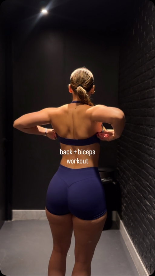 This back and biceps workout never disappoints >>

Assisted pull ups (3 to failure)
Lat pulldown (4x8-10)
Seated cable row (4x8-10)
Wide grip row (4x8-10)
Bicep curl (4x8-10)

#fitness #backday #backwork #biceps #workouts
