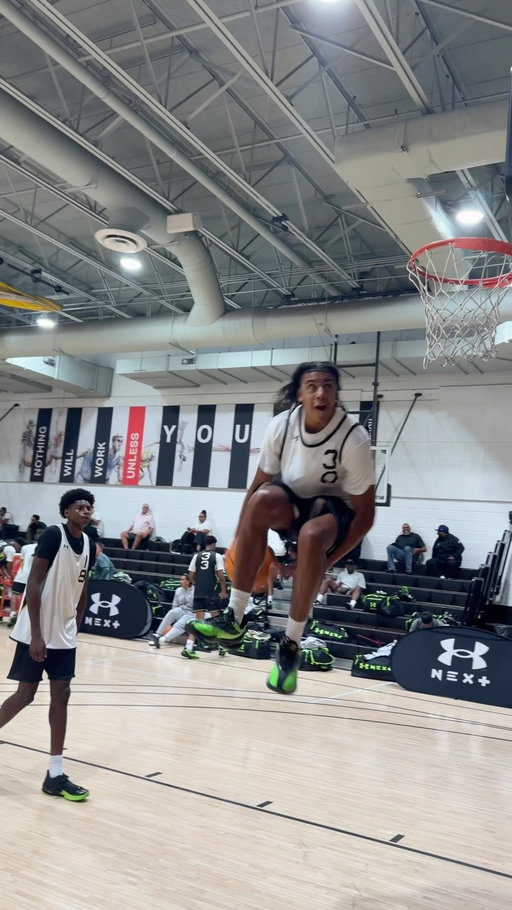 Isaiah Hamilton is casually punching VIDEO GAME dunks 🎮 @hamiltonn.2