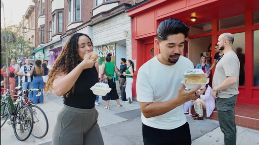 FREE BURGERS & BEER ALERT!
@bearsteaksandwiches & @grolsch_ca are giving away their newest collab, bringing their signature Dutch-inspired twist to the ultimate burger and ice-cold beer pairing.
📍 550A College St, Toronto, ON
⏰ 11am - 5pm (until supplies last) 
The Double Dutch Burger is a def NEED on the menu, you gotta try it!
Also, their non-alcoholic beer & radler is literally the best tasting out there! 
#BEARsteak #Grolsch #TorontoEats #TorontoFoodies #FoodandBeer