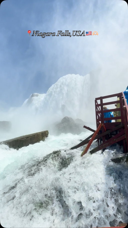 Where the water roars, the mist rises, and nature leaves you speechless🤍
📍Niagara Falls, USA🇺🇸🫶🏻

#caveofthewinds #niagarafalls #usa #niagarafallsny #viral