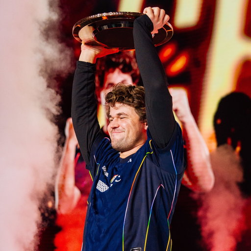 Showing the world who the trophy belongs to!

@magnus_carlsen lifts the Chess at EWC26 trophy. 🏆