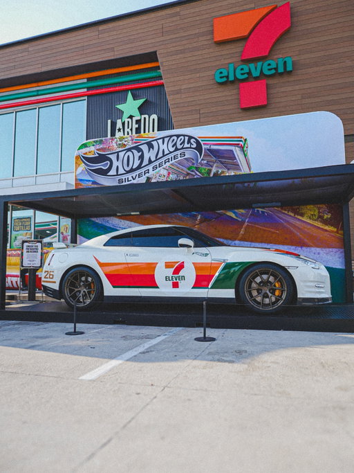 We went, we saw, we took pics. Here are some of the best moments from the @7eleven car meet.