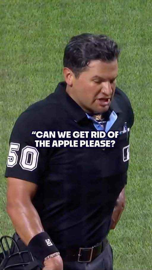 Umpire stops the game because of the apple

#mets #citifield #mlb #lgm #baseball