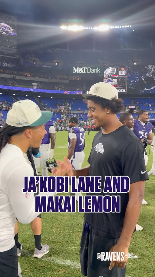 College teammates catching up after the preseason opener. 🤝
