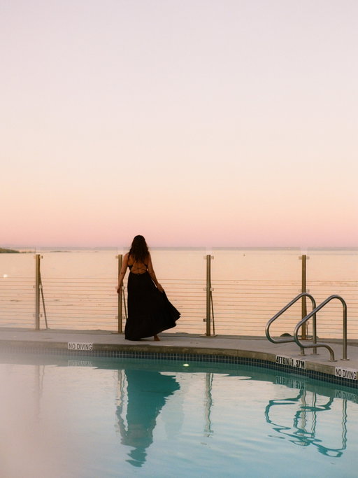 Time to update your travel bucket list: if @oakbaybeachhotel isn’t on your travel bucket list, you will want to add it immediately. This iconic oceanfront hotel overlooking the serene Salish Sea is truly a destination in & of itself. #oakbaybeachhotel #salishsea #luxuryresort #beautifulhotels