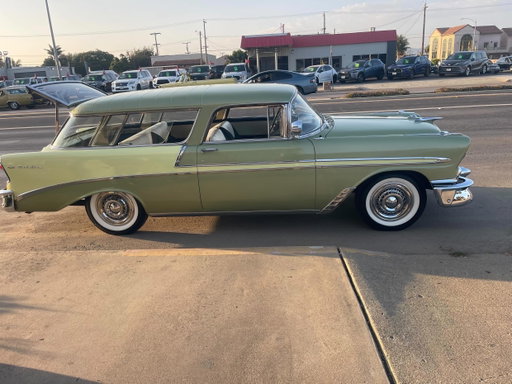 @clave_56789_rags  56 looking clean! 
Love this 2-tone 
.
#belair #chevy #chevrolet #chevywagon #1950s