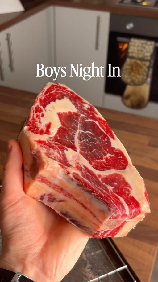 This is your sign to cook a big ass steak this Sunday, I’m a ribeye boy personally!

Currently waiting for my flight in Tokyo so enjoy this repost x

Sam