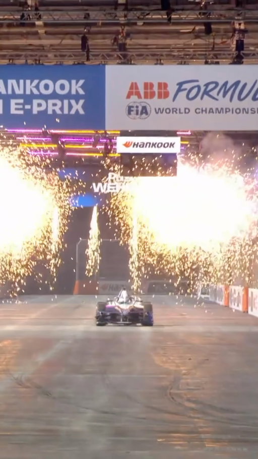 The moment @pascal_wehrlein took Championship gold in Formula E! 🥇

@hankooktire.motorsports #LondonEPrix #FormulaE #Motorsport #Racing