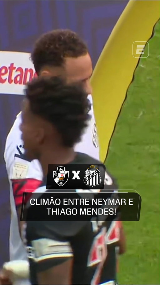 👀 A RIVALIDADE CONTINUA! Neymar e Thiago Mendes não se cumprimentaram antes de Vasco x Santos, reacendendo uma história de tensão que começou no futebol europeu.

Em 2020, quando Thiago Mendes defendia o Lyon e Neymar jogava pelo PSG, uma entrada dura do volante deixou o brasileiro lesionado e terminou com expulsão após revisão do VAR.

Anos depois, os dois voltaram a se envolver em uma discussão no futebol brasileiro. Agora, antes de mais um Vasco x Santos, o clima falou por si: nenhum aperto de mão entre os capitães 😳

#FutebolNaESPN #neymar #thiagomendes