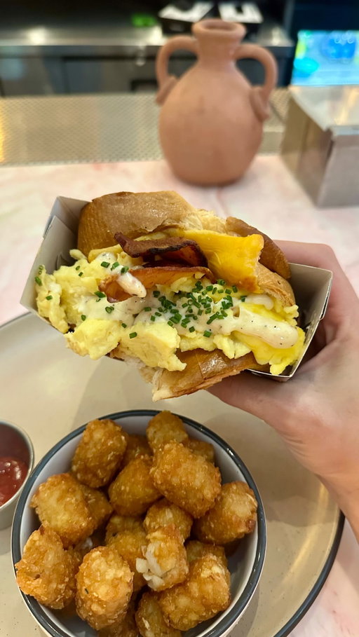 📍 @aaktunnc_durham 

B.E.C Sando 🍳 
Shrimp and grits 🍤 
Brown panterra espresso ☕️ 
Horchata latte 🧋

So good, so delicious, such a cute brunch in durham 

#durham #durhamnc #durhamfoodie