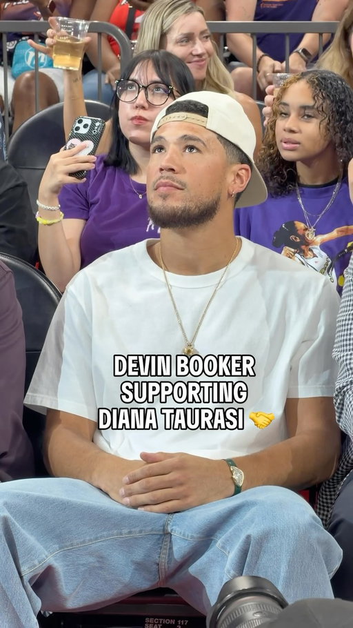 Stars out for No. 3 🌟

The @suns’ Devin Booker is in attendance to celebrate Diana Taurasi on her jersey retirement night. 

PDX-PHX | ESPN