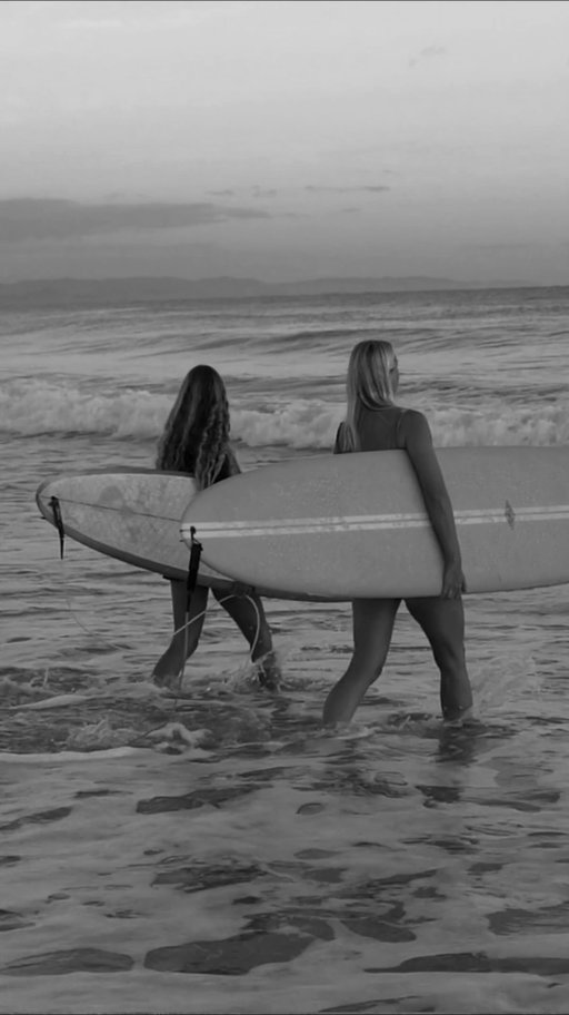 A while ago we linked up with @lindseyholland_ for a chat and a sunrise surf.
There’s nothing quite like paddling out next to a woman who’s out there fighting for the same ocean she loves. Average waves, incredible conversation, and a reminder of why this community exists in the first place.
More mornings like this please 💙