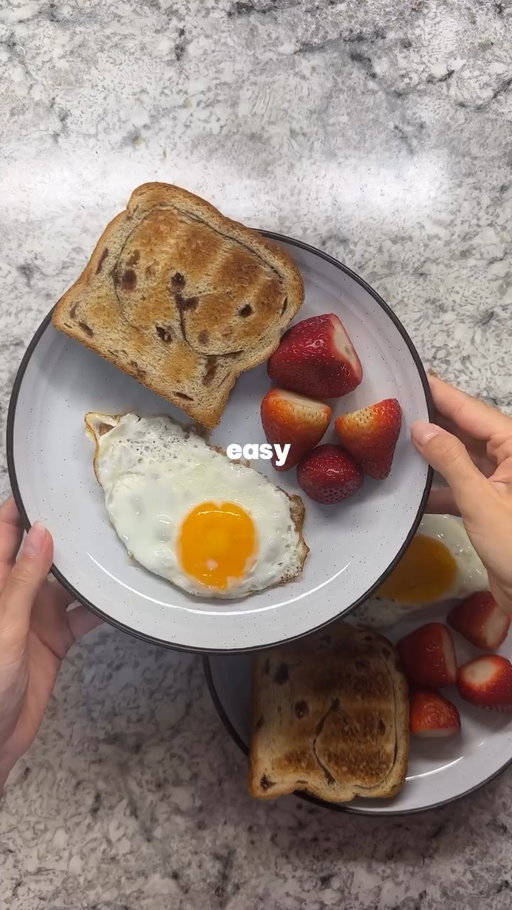 Back-to-school seaon is here! 🎒🍞 Keeping breakfast and lunch simple with Lewis Bake Shop makes busy mornings a little easier ❤
