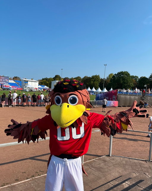 🇩🇪 Fritz hatte die Zeit seines Lebens bei der @ifafworldflag 🏈
Gute Stimmung, gutes Wetter und richtig guter Flag Football. Jetzt heißt es für alle: Nachmachen! Und das natürlich mit unseren Flags, die ihr euch bei uns am Stand selbst personalisieren konntet.
 
🇺🇸 Fritz had the time of his life at the IFAF Flag World Championship 🏈
Great atmosphere, great weather, and really great flag football. Now it’s time for everyone to give it a try! And, of course, with our flags—which you could personalize yourselves at our booth.