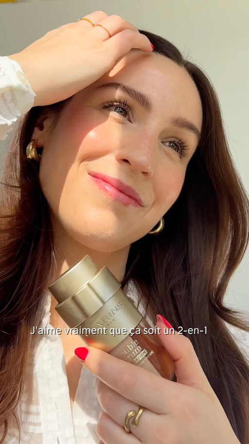 Ce nouveau fond de teint étant un peu victime de son succès, j’ai eu du mal à mettre la main dessus mais j’avais si hâte de le tester ! :D @clarinscanada ont vraiment innové avec le Double Serum Fond de teint ! Si vous aimez unifier votre teint mais que ça reste naturel, vous allez probablement l’aimer, tout comme moi. Le fini est satiné et la texture légère, non grasse.

En tant que maquilleuse professionnelle, j’approuve cette nouveauté! 😉

#pub #ClarinsCanada #DoubleSerumFondDeTeint #MaquillageClarins