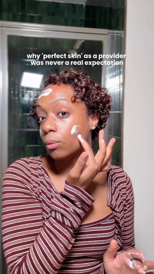 estheticians don’t have perfect skin & can be humble enough to accept medical treatment??? woah!

spf the day is @firstaidbeauty Hydrating Sunscreen Milk with Colloidal Oatmeal BROAD SPECTRUM 45 ⭐️☀️