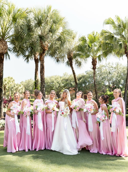 the best bridal party behavior. 🩷✨

Ally's bridesmaids wear Eileen in Bubblegum Pink Matte Satin 💓

Bride: @allyzieglercasto
Content: @gooddaycontentcreation
Photographer: @aimeerossiphoto 

.

.

.

.

.

#bridetobe #2026bride #bridesmaids #weddingplanning #bridalparty