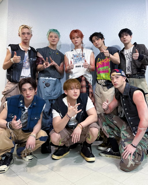 Join us in congratulating @realstraykids on their ninth No. 1 album on the @billboard 200 and their biggest album debut EVER! 👏