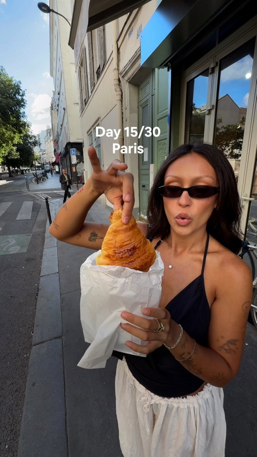 Day 15/30: @eliannaarvizu and @bennycasillas_  do Paris the only sensible way - one croissant at a time. 

Pastry enthusiasts rejoice at the link in bio.