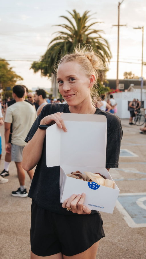 @venicerunclub’s favorite cookie, now we know how to pronounce it 🫱🏽‍🫲🏼 @levainbakery