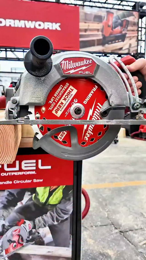 🚨NOW AVAILABLE🚨 M18 FUEL™ 10-1/4” Rear Handle Circular Saw and the new 10-1/4” 28T Thick Kerf Framing Circular Saw Blade. Most Powerful. Straightest Cuts. Longer Life. 
Video Credit: @bigdogconstruction.gm
#MilwaukeeTool #NothingButHeavyDuty
Link In Bio