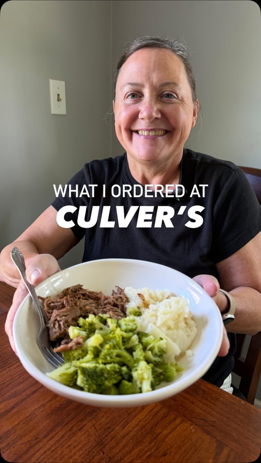 PSA: You don’t have to order a salad to stay on track with your goals!

If you think salads are your only option when eating out, you’re not alone. I’m not a veggie girl, so while a salad might be balanced and a good choice, it’s just not for me 😅 But here we are, eating at Culver’s and still staying on track with pot roast, mashed potatoes, and broccoli! 

This plate comes in at 391 calories, 29g of protein, and only 7 WW points 🙌🏼 Easy, delicious, and kept me FULL. 

Share this with someone else who doesn’t love salads 😆