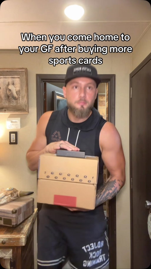 I’m assuming she’s not ok… #packopenings #sportscards #football #baseball #basketball