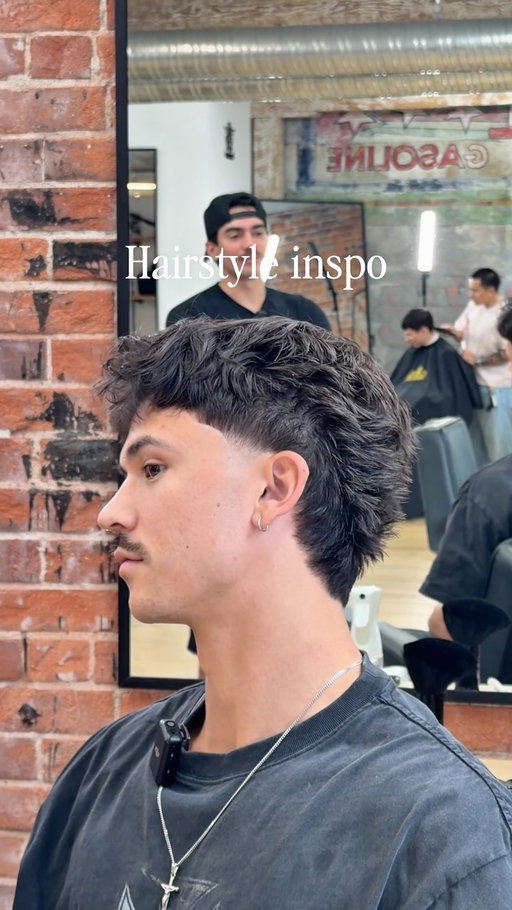 Show your barber and tell them⬇️

Low taper (down to skin) - keep C cup dark
1/2" blended to 1.5" back (scissors & rounded)
Front cut just above eyebrows when wet
Feather razor to lighten and texturize

#middlepart #menshair #inspo