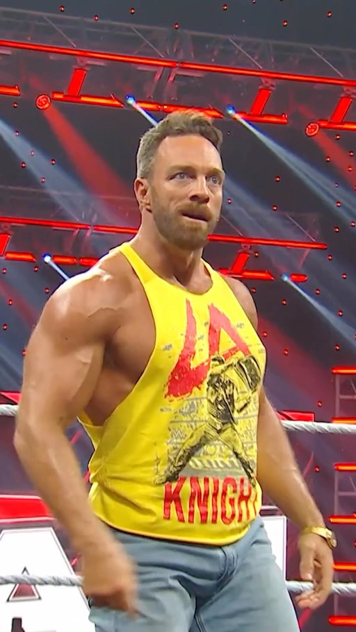 LA KNIGHT STEPS UP FOR SOLO SIKOA 🤝 #WWERaw