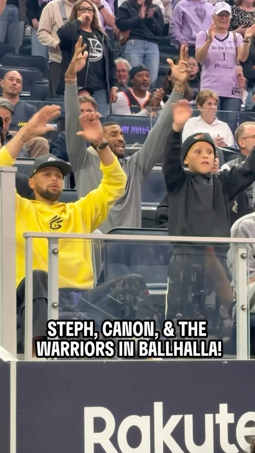 Bay Area hoops family in the building 🫶

Steph Curry and his son Canon are in Ballhalla alongside the @warriors showing love!

DAL-GSV | NBCSN | Peacock