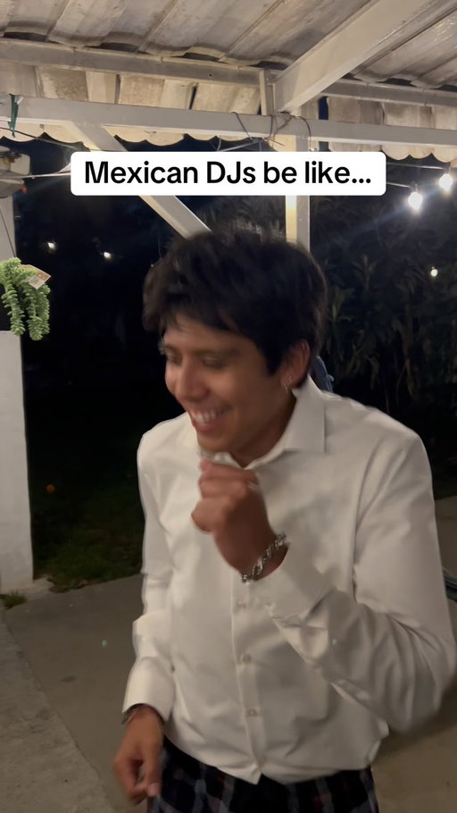 like let the song play bro 😭 
#latina #relatable #meme #dj #comedia