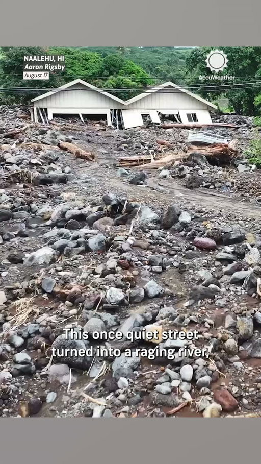 Hurricane Lala left heartbreaking destruction in Naalehu, Hawaii, where floodwaters triggered a landslide that swept away multiple homes and roads, buried vehicles in mud, and cut off residents' communications. ⁣
⁣
🎥: @aaronrigsby