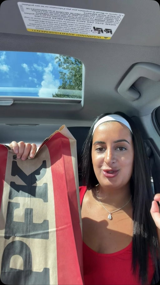#pub Tu ne pourras pas dire que tu ne savais pas 👀 
PFK lance les Méchants Mercredis avec un spécial imbattable à 8$😮‍💨 @kfc_canada #kfccanada