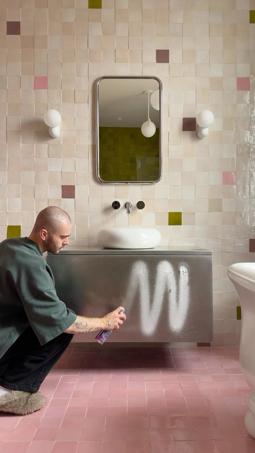 I physically can’t have a bath unless I’ve cleaned the entire bathroom!! I just can’t relaaaaaaaax 🛁 

I used to say the bathroom was my least favourite room to clean, especially because it really takes A LOT of energy…I do still think this - but, now I get way more joy out of it when I looks like this 🤩 

Aaaaaand yes, I know lots of people have pointed out how impractical the sink is, I agree, it’s style over substance and I’m okay with that 😅

#cleanwithme #weeklyreset #bathroominspo