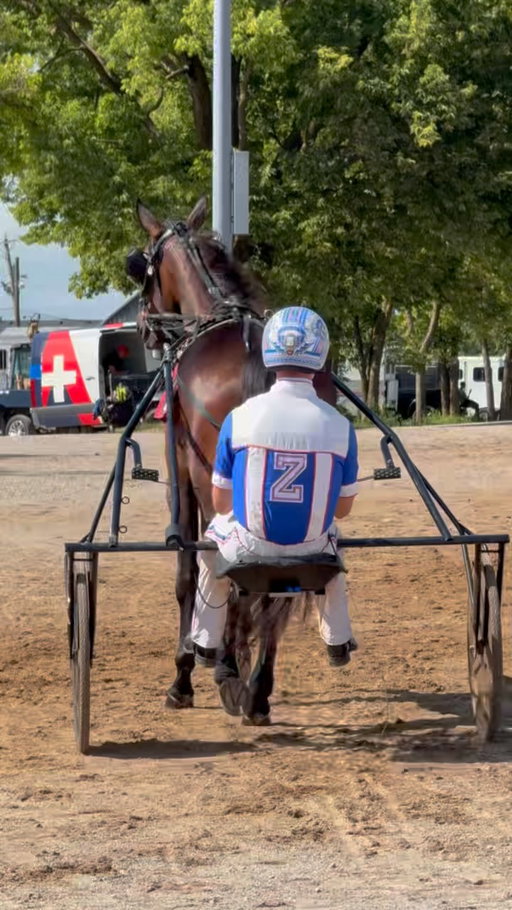 Back in the bike where he belongs 😎 After a little unexpected time on the sidelines, it was great to see driver Scott Zeron was back in the bike yesterday at The Red Mile—and today he’s got a full card of drives 👊🏻 

Welcome back to ‘The Money Man’ 💰 🏁💯 #harnessracing #redmile #themoneyman