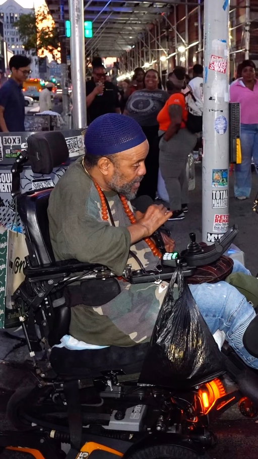 I was about to end my stream when this dude rolled over asking to get on. He told us a pretty crazy story about his come-up in the 90s living on the West Coast in the Death Row Records’ era. Soon as he started rapping I know we were in the presence of Cali greatness 🙌🔥 @mass_starr_mine