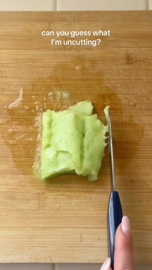 difficulty level: medium 😋 #uncutting #uncuttingfood #guessinggame #foodasmr #frollies