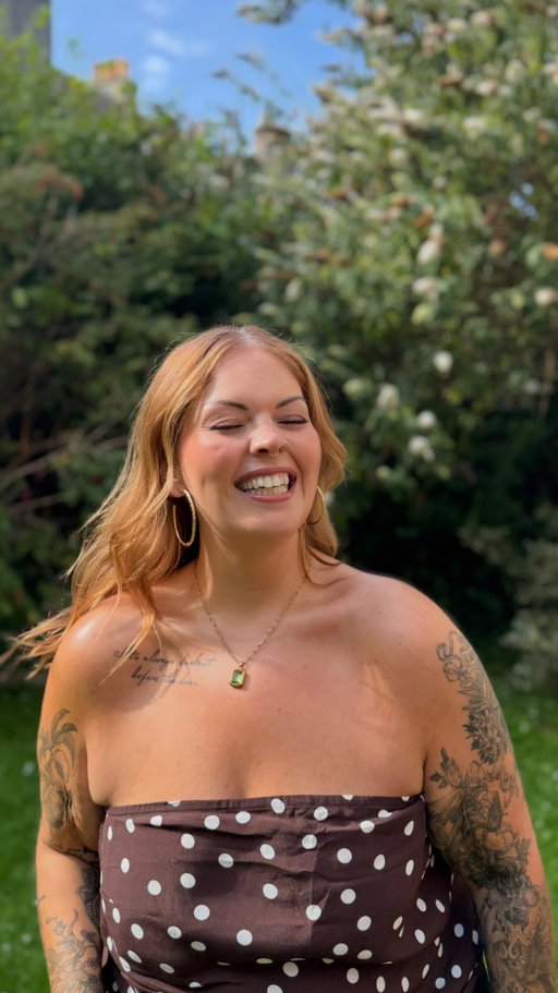 ad A tan & a glow all in one?! Sign me up please 🙋‍♀️
@dove.uki gradual tan lotion is the perfect foolproof tan, I’m talking LEGIT no streaks, no patchiness & actually smells delish! It’s giving glass skin but for your body 👏👏

#DoveGST #NothingToHide