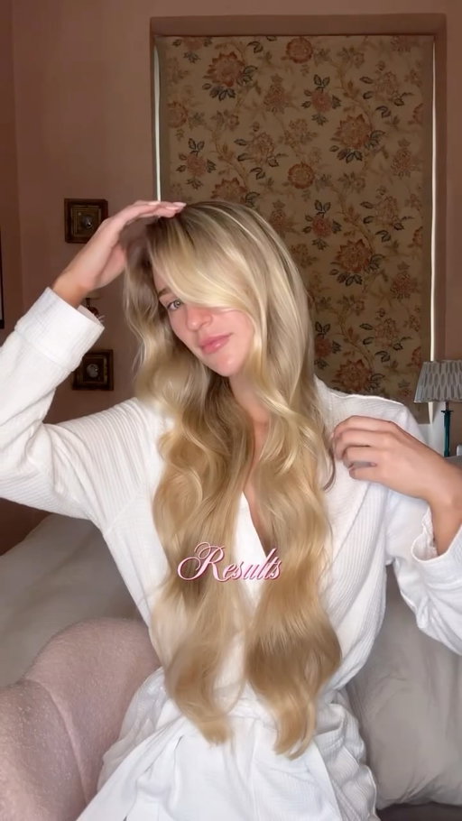 Sometimes overnight curls are a fail…but this one turned out perfect 👸🏼🩰🫶🏼 
Silk cap: @strandsofsilkofficial 
Silk rods: @mykitsch