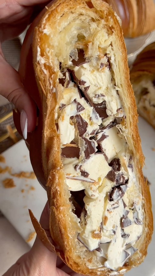 I’ve never been one to limit myself x  #icecreamcroissant #magnumicecream #magnum-croissant