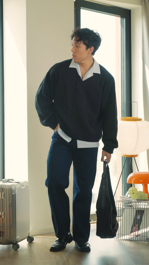 Loosening up your denim styling is easier than you think! Here are a few ways I make the @levis 501s work for every look 

#LevisPartner