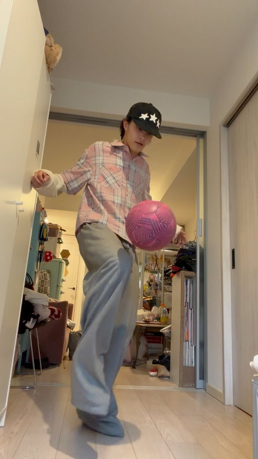 @kazaneat does football tricks you need to see to believe 🔥⚽

Blending his skills with music, fashion and street culture, the freestyle footballer is always finding new ways to express himself through the sport.

“Sometimes the best ideas come from making mistakes. I try to stay open and enjoy the process rather than focusing only on the result.”

Video by @kazaneat
