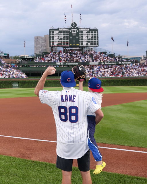 the beautiful ̶g̶a̶m̶e̶ Kane ⚾️

check out Patrick’s trip to Wrigley Field as he threw out the first pitch at the Crosstown Classic!

(and a little throwback to his last time at Wrigley as a Hawk 😉)