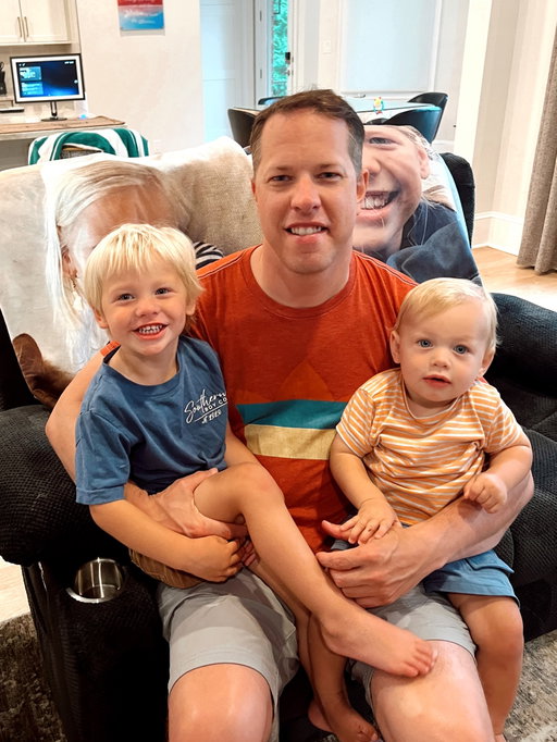 One whole year of Sterling! Happy 1st birthday to the youngest of the crew. 🧁🎉