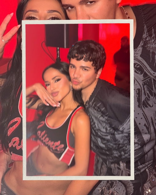 When she wins, we all win 💋🇲🇽 

Had the BEST time celebrating @iambeckyg and listening to this beautiful new era #BarajaBendita ❤️‍🔥 The album is cute, fun, and full of that energy that makes you wanna dance, flirt, sing, and live your best life!

Seeing a Mexicana continue to win on such a big stage makes me so happy because when she wins, WE ALL WIN 🇲🇽❤️‍🔥 So proud, so excited, and so grateful I got to be there for this moment.

Becky, you ate 💋✨